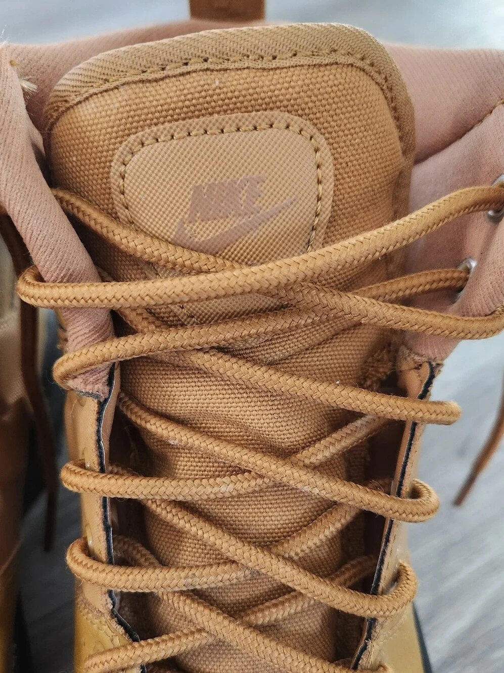Nike Manoa LTR hiking boots Big Kids Size 4Y Wheat/black